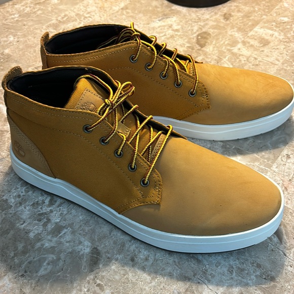 - NWOT- Timberland Davis SQ FL chukka boots - Picture 1 of 10